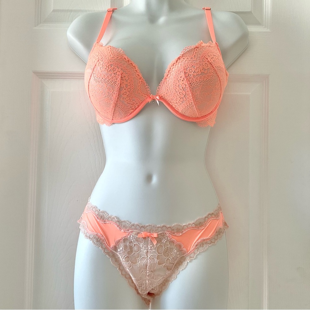 New - Very Sexy Victoria's Secret Coral Lace Push up Bra and Panty Set